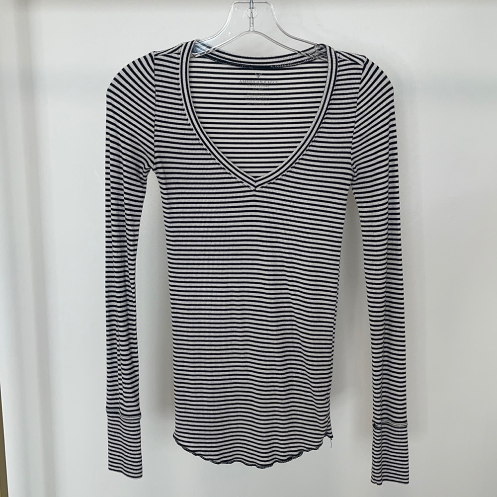 American Eagle Striped V neck Henley